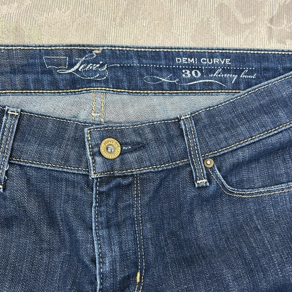 Levi’s “Demi Curve” skinny boot jeans Size 30. Women’s. - Picture 3 of 9